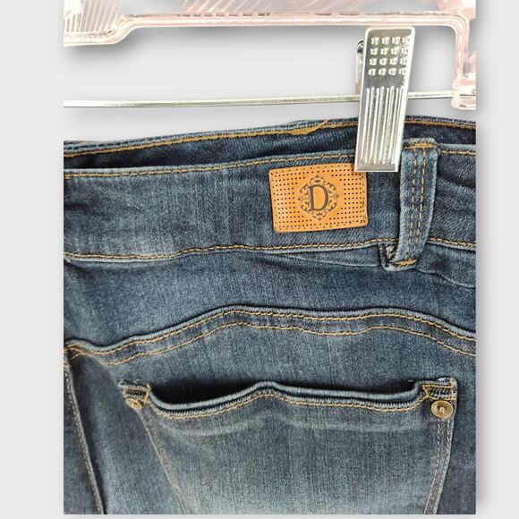 Democracy Jeans Women's 12 Embroidered Flowers Slim Straight Flood Stretch - Picture 5 of 8